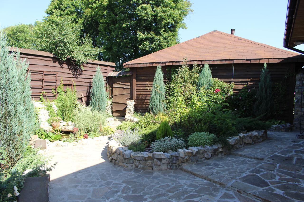 Maetok 4 Pidkovy Motel Podbereztsy Exterior photo